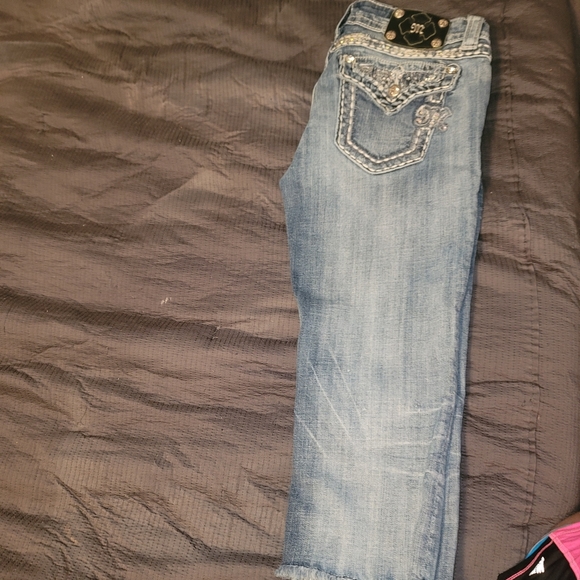 Miss Me Capri - Picture 3 of 9